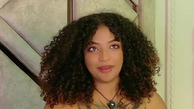Chat +18 de Cristal-Jonnes ao vivo
