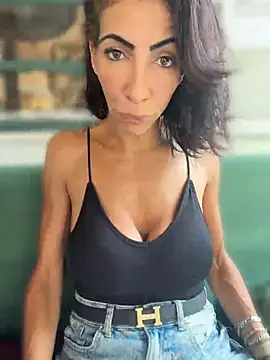 دردشة Yasmiinee الجنسية المباشرة