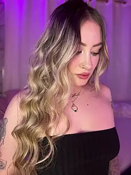 Chat +18 de Lally_Valencia__ ao vivo