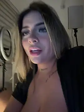 Živý XXX chat MiaWhitePink_