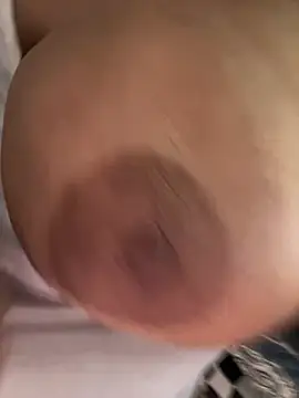 Hotboobs_sexy Adlı Modelin Canlı XXX Sohbeti