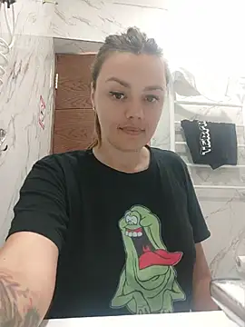 Онлайн чат XXX KrissSexi