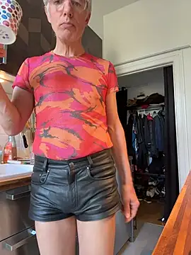 SexyLeon8's Live XXX Chat