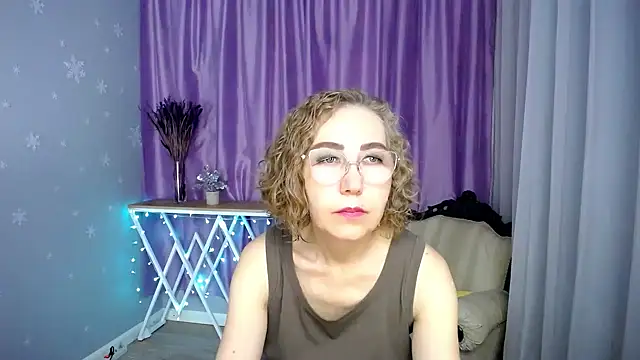 Онлайн чат XXX queen_a_n_i
