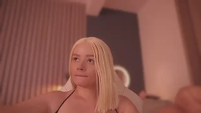 Czat XXX na żywo – bella_adams_