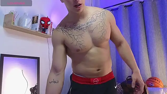 XXX chat uživo modela ASHTON_HILS