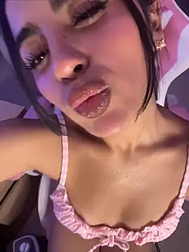 Emily-14 Chat XXX in diretta