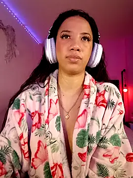 SallyWhitee Chat XXX live
