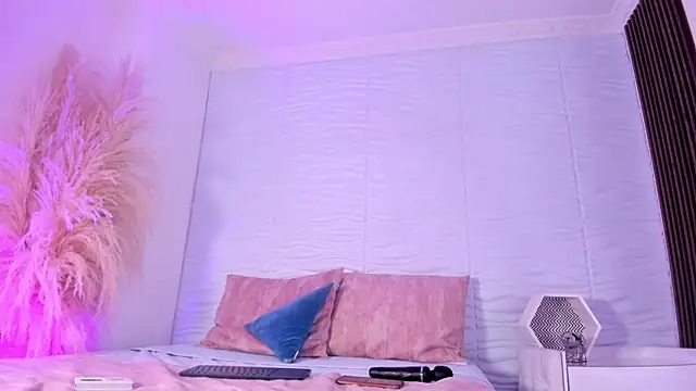 CamileHolmes Live XXX Chat