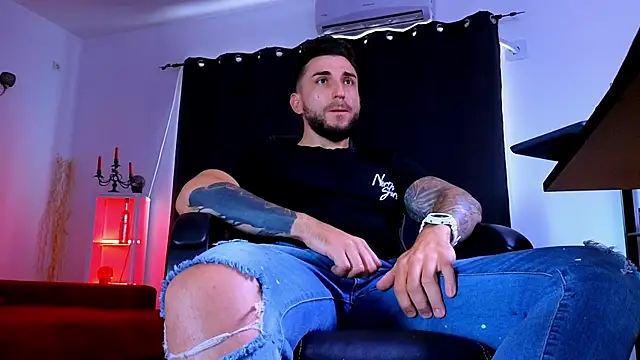 Онлайн чат XXX MightyAaron66