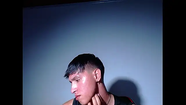 rowanbig Adlı Modelin Canlı XXX Sohbeti