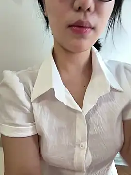 lucy2027 即時 XXX 聊天