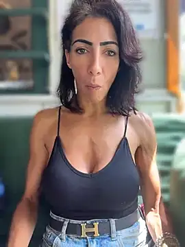 Chat XXX en directo de Yasmiinee