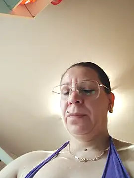 Chat XXX en directo de SugarDiamonds
