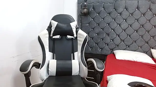 luka_big18 Live XXX Chat