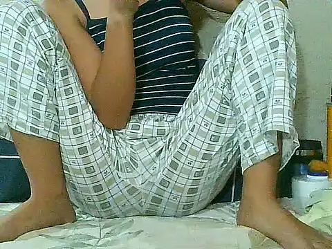 PinaySkinnyGirl élő XXX-chatje