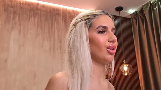 XXX chat uživo modela ZaraSpark