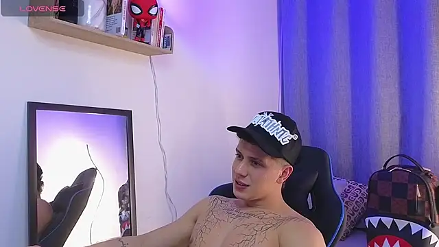 Chatroom XXX en direct de ASHTON_HILS