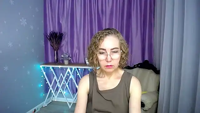 queen_a_n_i's Live XXX Chat