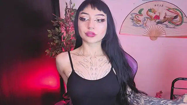 Chat +18 de catipetite ao vivo
