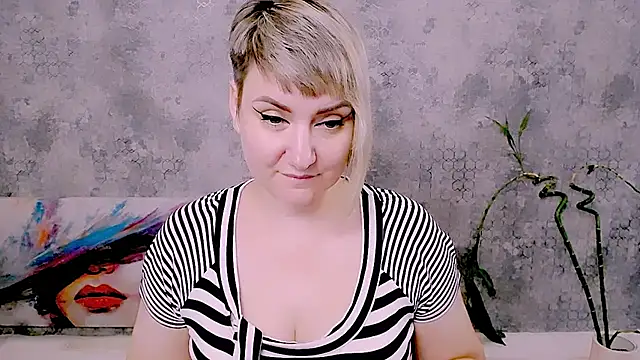 Djullia Adlı Modelin Canlı XXX Sohbeti