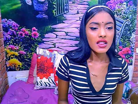 IndianPretty14u2Luv Adlı Modelin Canlı XXX Sohbeti
