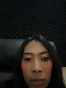 Chat XXX en directo de hugecock_tamira