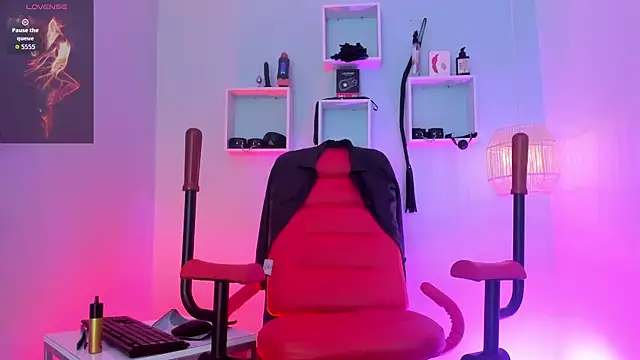 XXX chat uživo modela Maximoking26