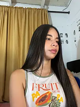 Chat +18 de Milleradhara24 ao vivo