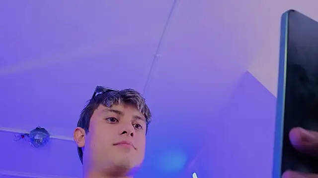 Chat XXX ao vivo de angel_still_
