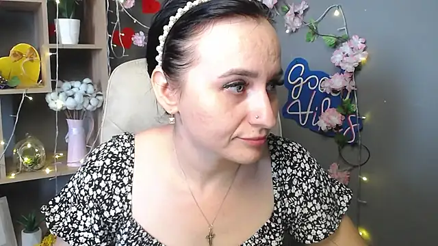 NinaFlawleesn Live XXX chat