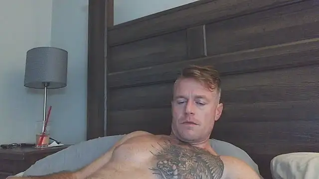 Chat XXX en directo de DILFiGuess1