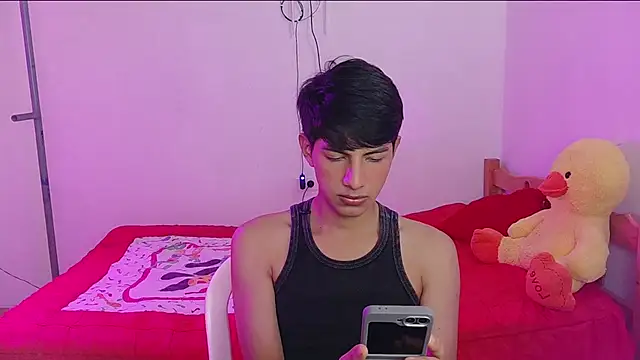 phuwin_bj Adlı Modelin Canlı XXX Sohbeti