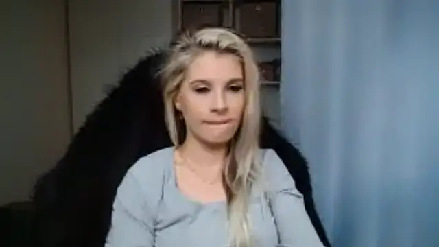 KristineGlow Adlı Modelin Canlı XXX Sohbeti