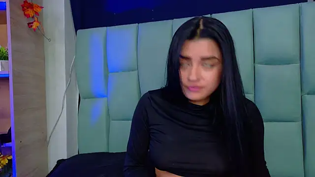 Emilyy05_ Live XXX-Chat