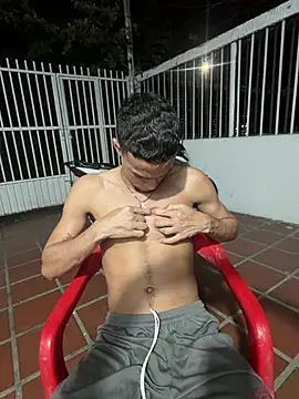 friends_lust_latinのライブXXXチャット