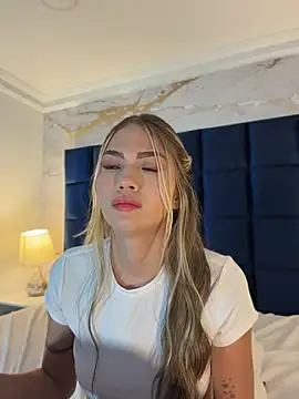 EmmaJhoons' Live XXX Chat