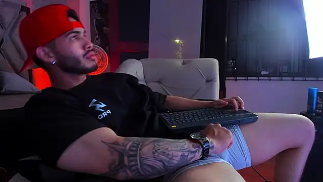 Vincentblack Adlı Modelin Canlı XXX Sohbeti