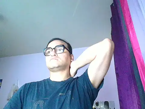 ClarkGiven's Live XXX Chat