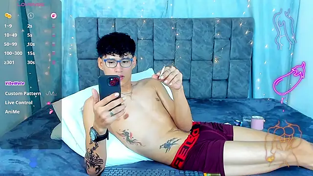 XXX chat uživo modela NicolasTorrez