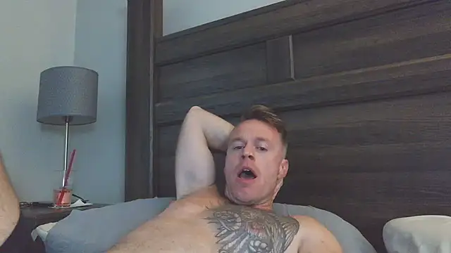 DILFiGuess1 Live XXX-chat