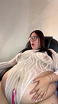 צ'אט XXX בשידור חי של NiickyJones