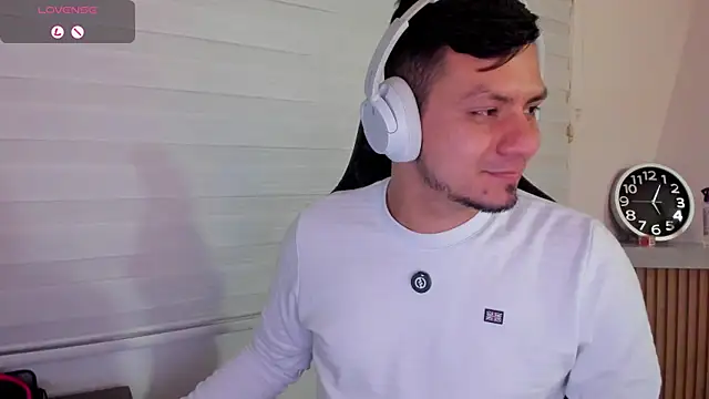 XXX chat uživo modela Rick_Adams