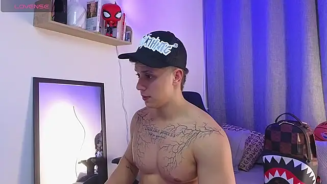 Chatroom XXX en direct de ASHTON_HILS