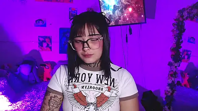 Chat +18 de mia_catt05 ao vivo