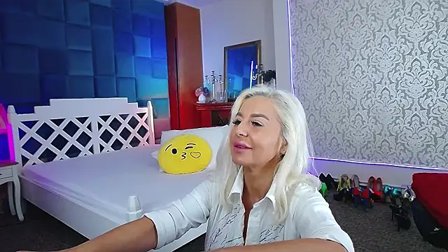 MissKora élő XXX-chatje