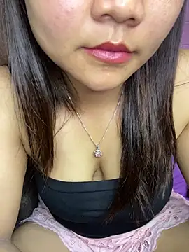 Sunset-yll's Live XXX Chat