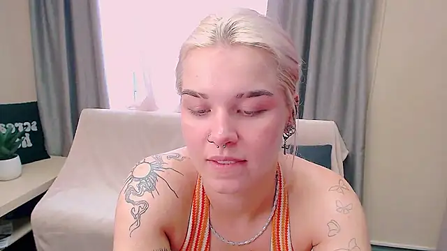 Hot_Blonda: απευθείας συνομιλία ΧΧΧ