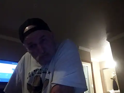 Rootpass222 Live XXX-chat