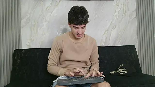 Živý XXX chat SUCKING_LOVER1